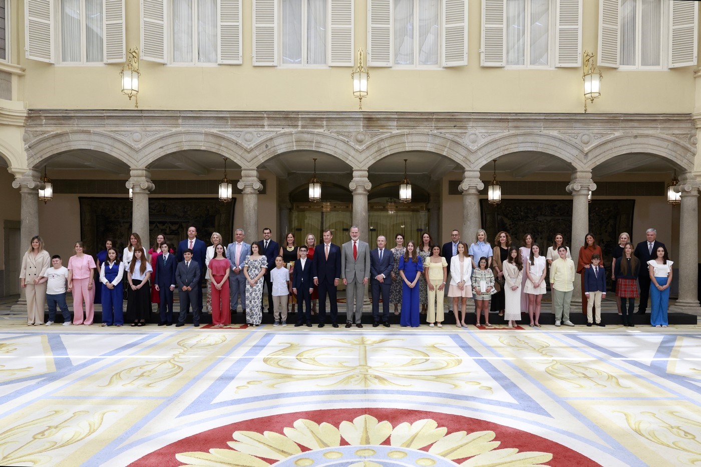 Don Felipe recibe en El Pardo a los alumnos y alumnas ganadores de la 43ª edición del certamen ¿Qué es un rey para ti?