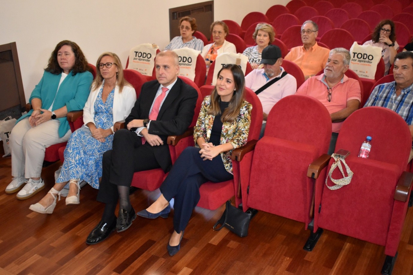 “Mayores Conectados” de Orange llega a Castilla-La Mancha y ya ha formado a más de 100 personas mayores en competencias digitales