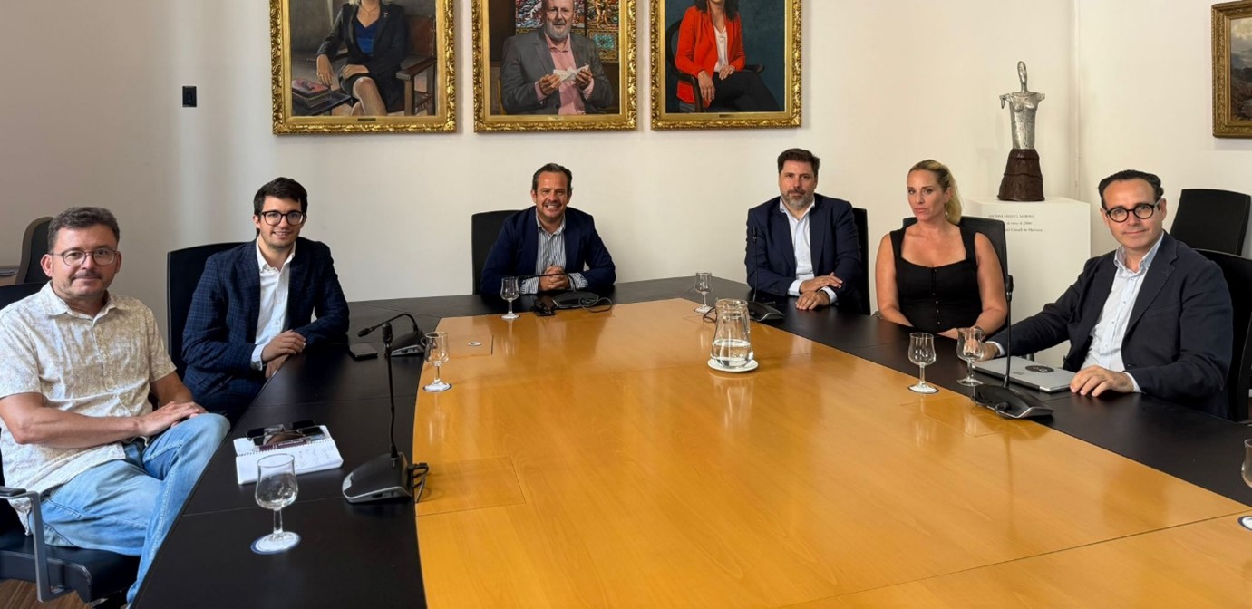 Orange impulsa la modernización tecnológica del Consell de Mallorca