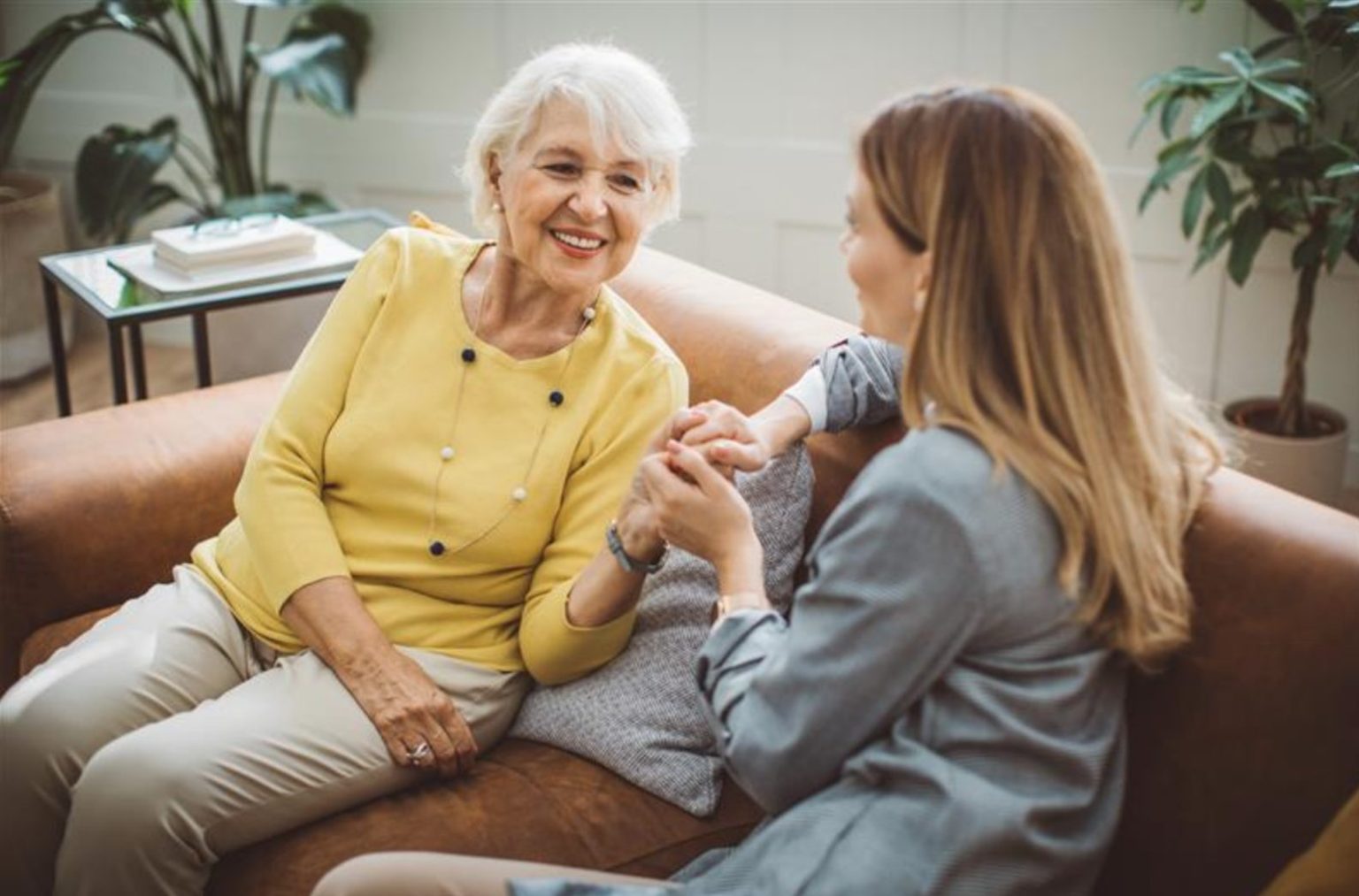 Orange lanza “Mayores Cuidados: la mejor asistencia para las personas mayores y tranquilidad para su familia