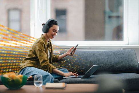 Orange refuerza su liderazgo en fibra ultrarrápida: amplía su oferta actual de 10 Gb, con una opción de 5 Gb para llegar a más hogares