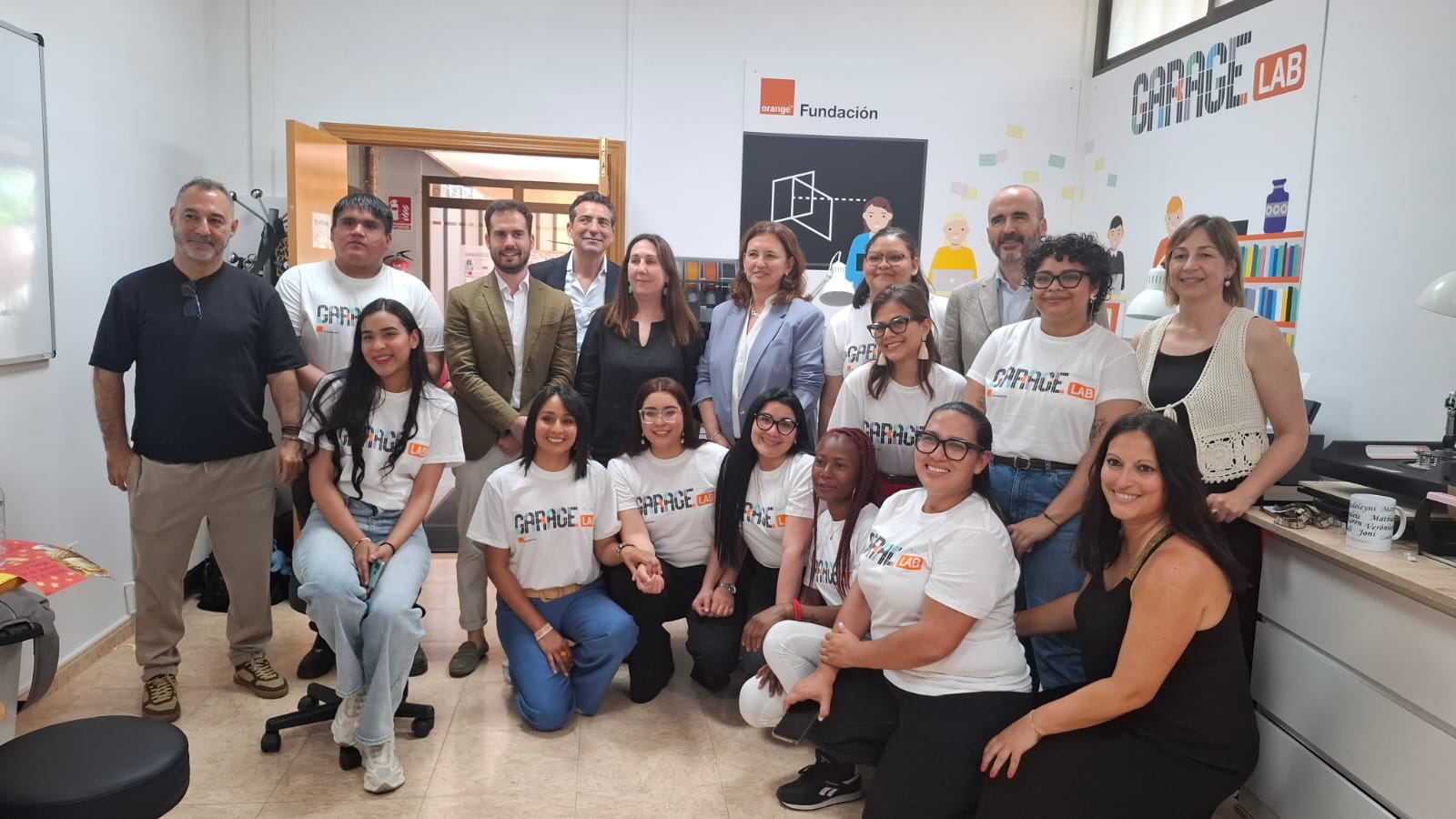La Fundación Orange y la Fundación JuanSoñador inauguran en Valladolid el primer GarageLAB para potenciar el futuro del alumnado con metodologías innovadoras