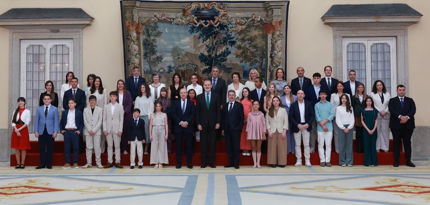El Rey Felipe recibe en El Pardo a los niños y niñas ganadores de la 44ª edición del certamen '¿Qué es un rey para ti?'