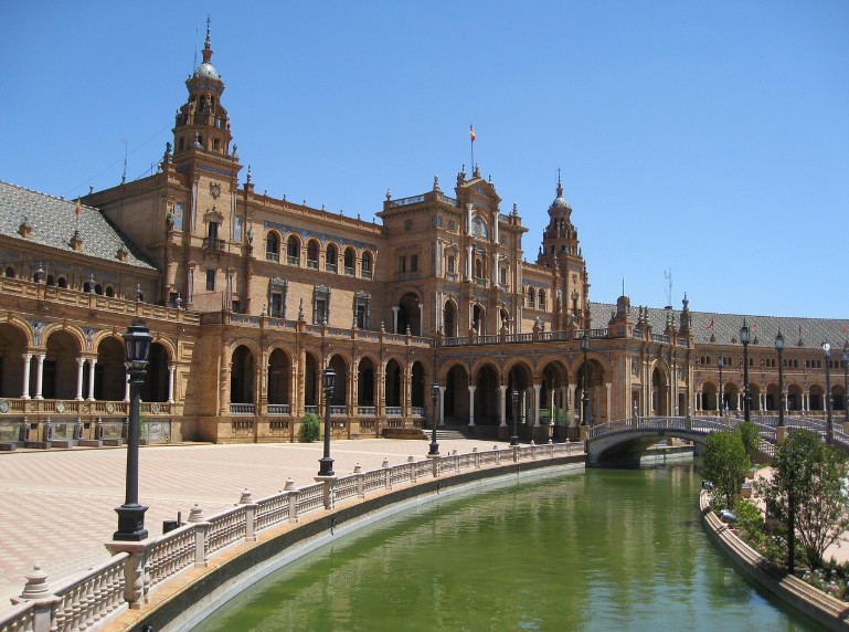 Cerca de 5.000 andaluces refuerzan sus competencias digitales gracias a Orange y la Fundación Orange